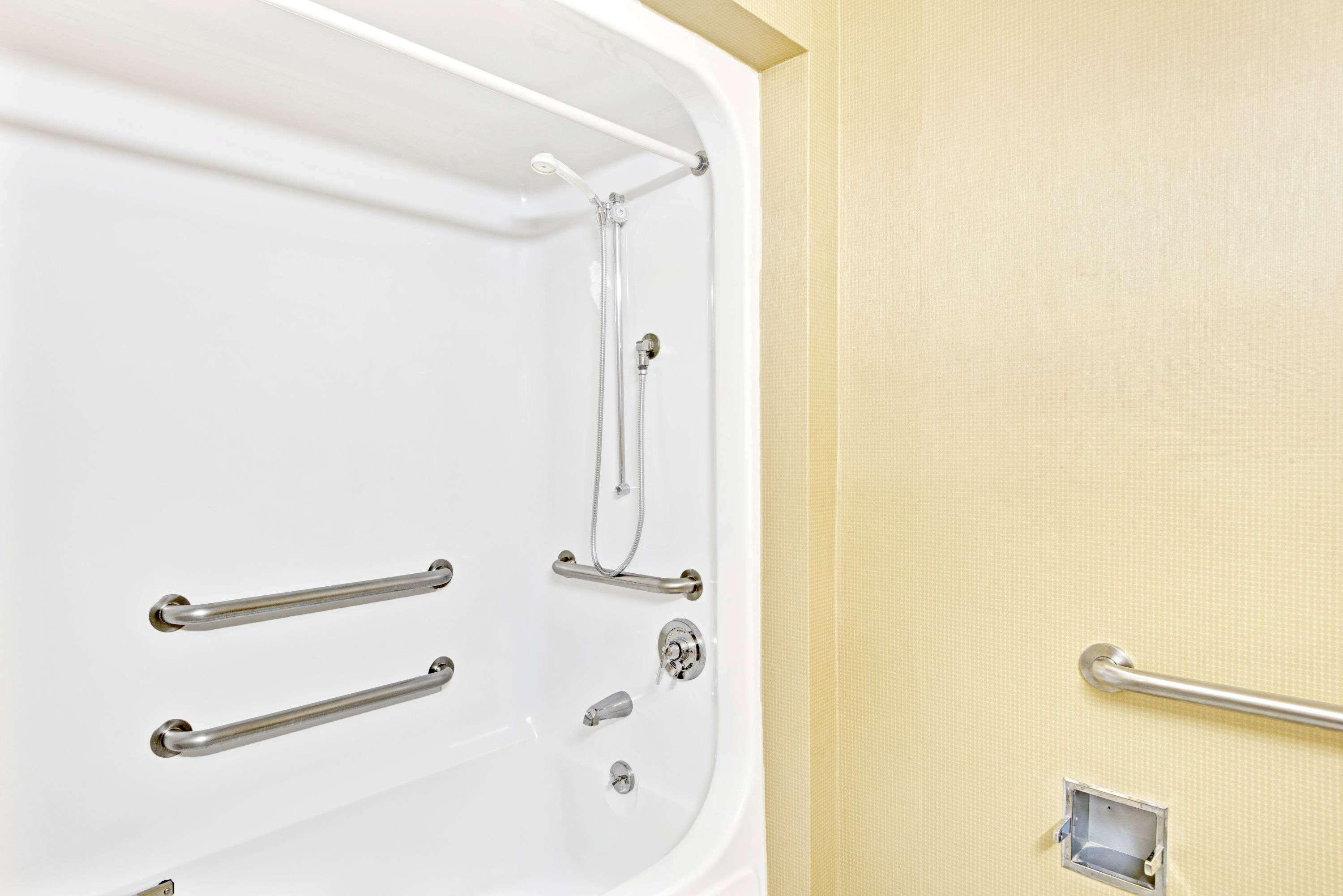 Super 8 By Wyndham Brockton Otel Dış mekan fotoğraf