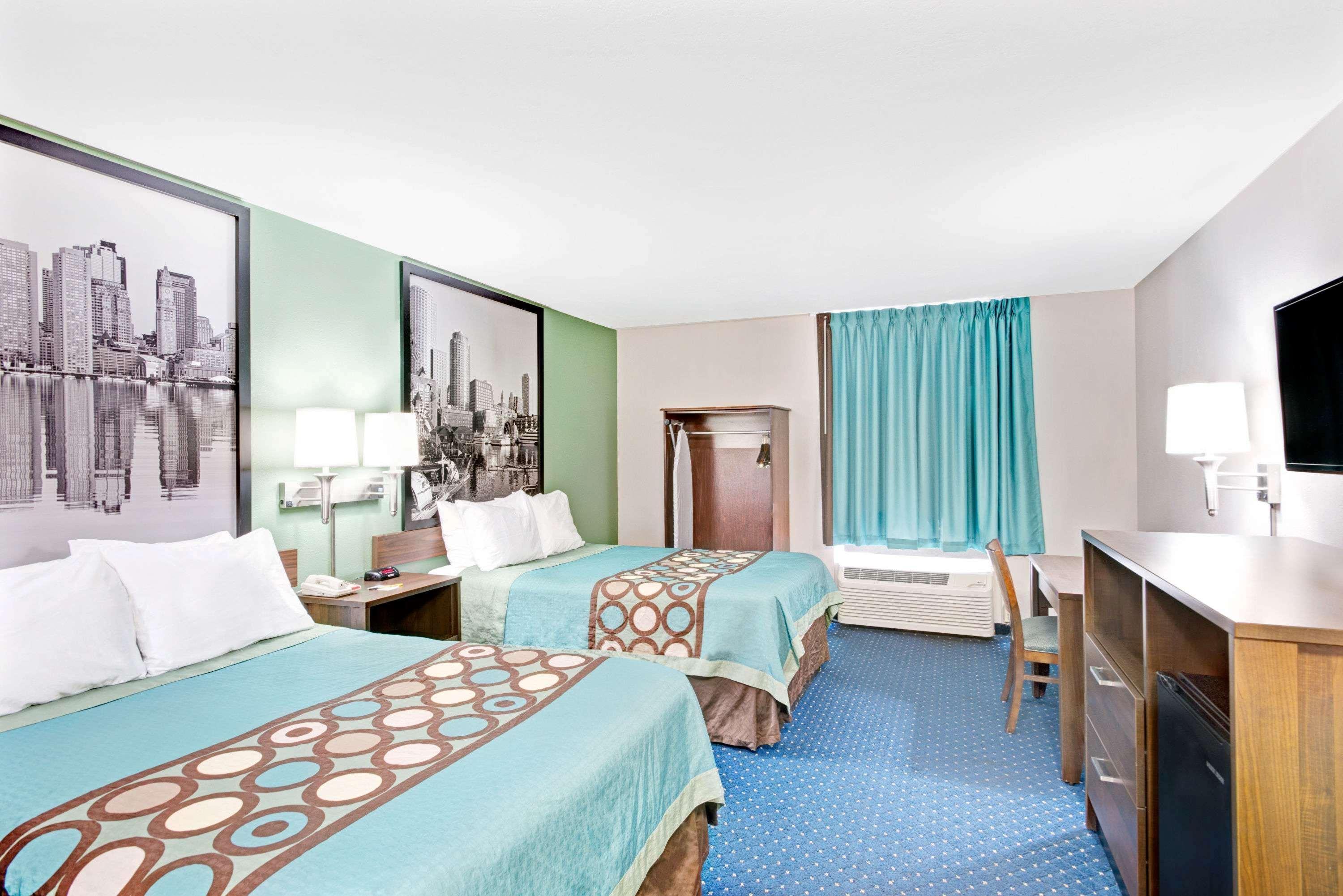 Super 8 By Wyndham Brockton Otel Dış mekan fotoğraf