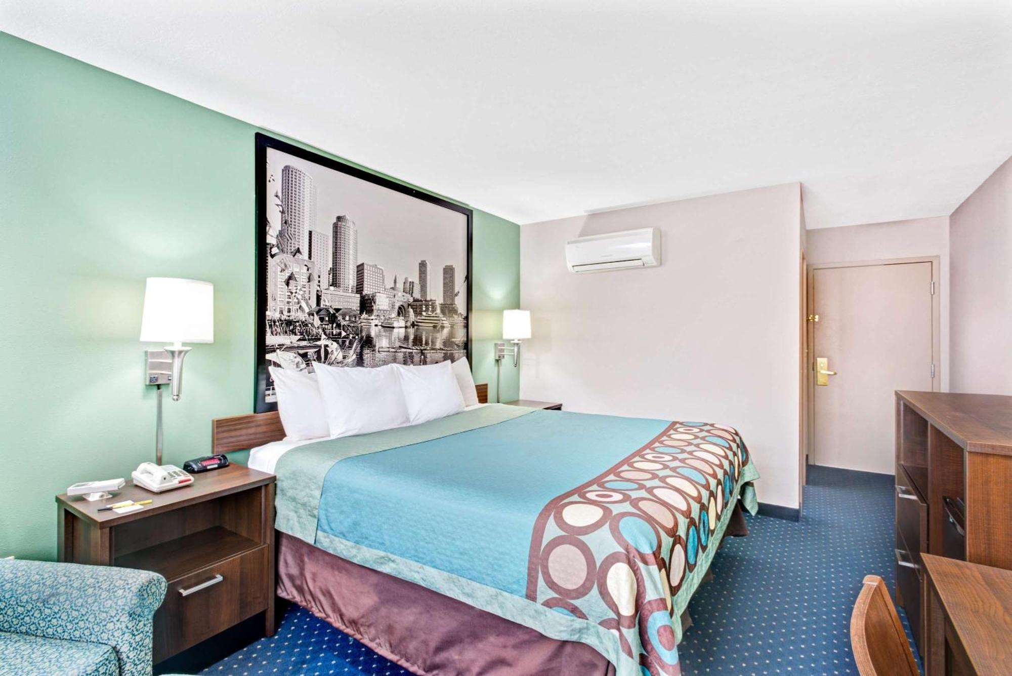 Super 8 By Wyndham Brockton Otel Dış mekan fotoğraf